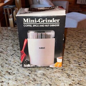 NWT Mini Coffee, Nut and Spice Grinder